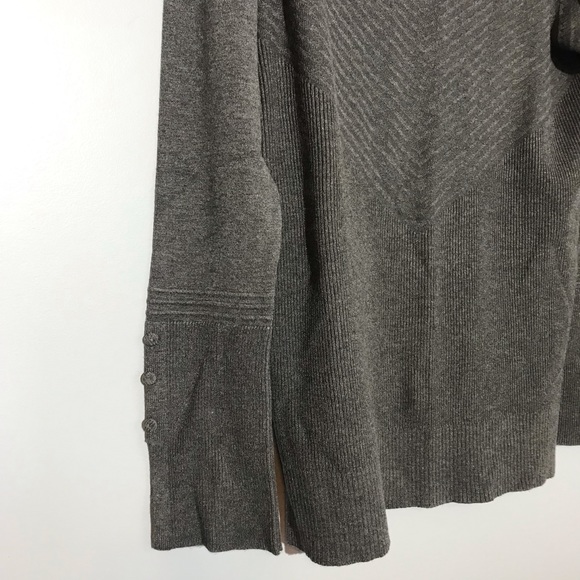 2 for $20 Melanie Lyne Sweater Medium - Picture 4 of 7